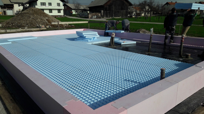 Začetek gradnje enostanovanjske hiše na Velikih Blokah JUBHome BASE