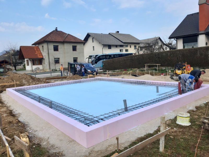 JUBHome BASE izolacija temeljne plošče v Strahinju pri Naklem