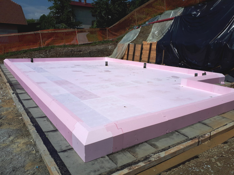 JUBHome BASE delno vkopan